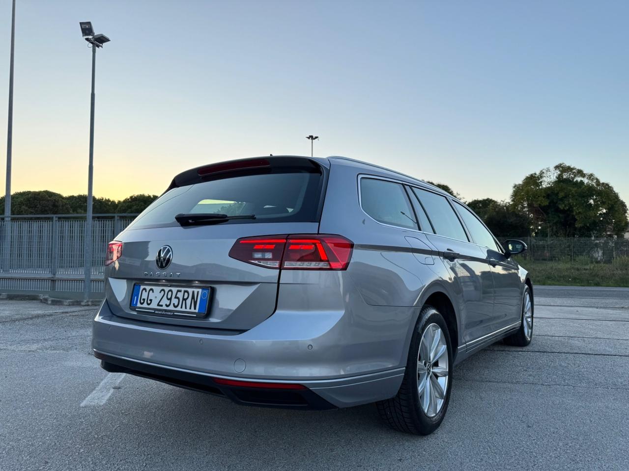 VOLKSWAGEN PASSAT Variant 2.0 Tdi Evo-Led Carplay 17
