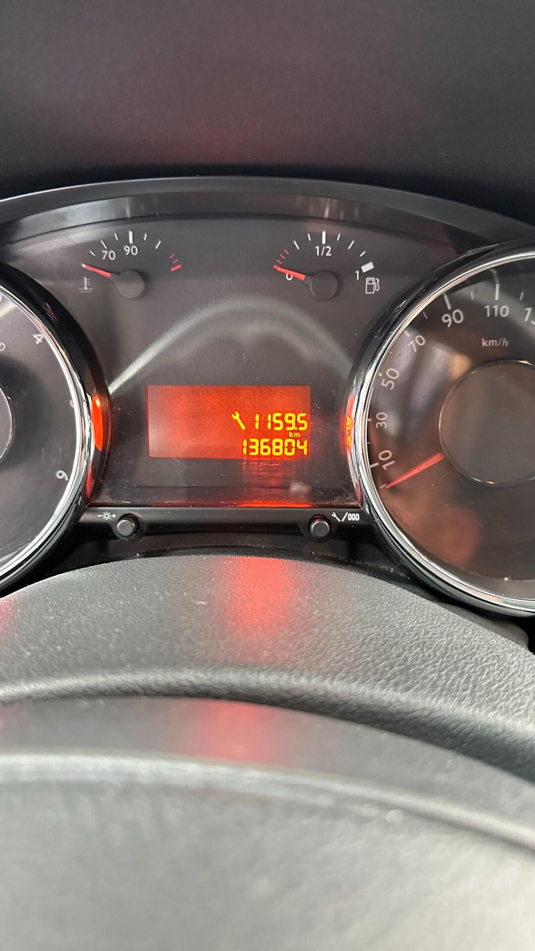 Peugeot 3008 1.6 HDi 115CV Business