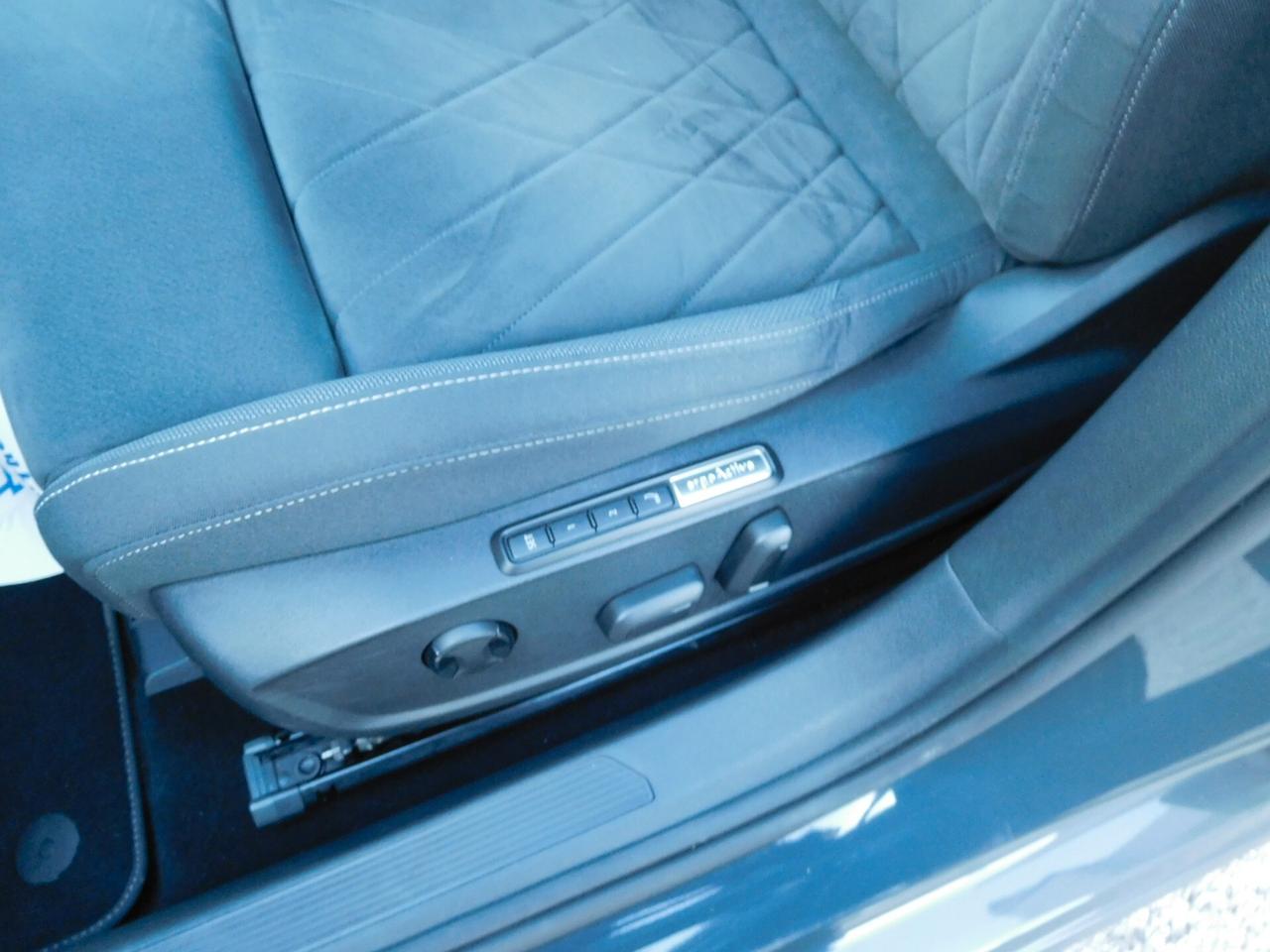 Volkswagen Golf 1.5 eTSI 130 CV EVO ACT DSG Style