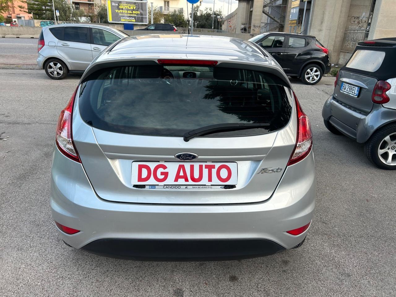 Ford Fiesta Gpl 1.4 benzina 97 cv 2014