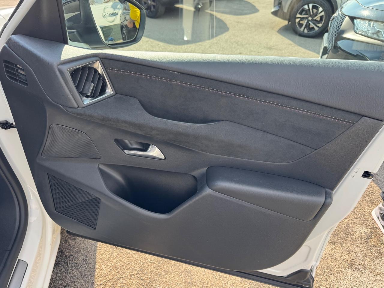 Ds DS3 3 Crossback PureTech 130 aut. Performance Line