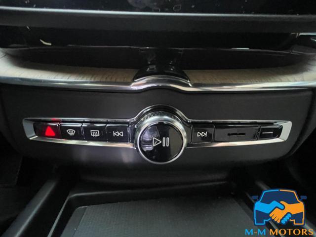 VOLVO XC60 T6 Plug-in hybrid AWD pari al nuovo