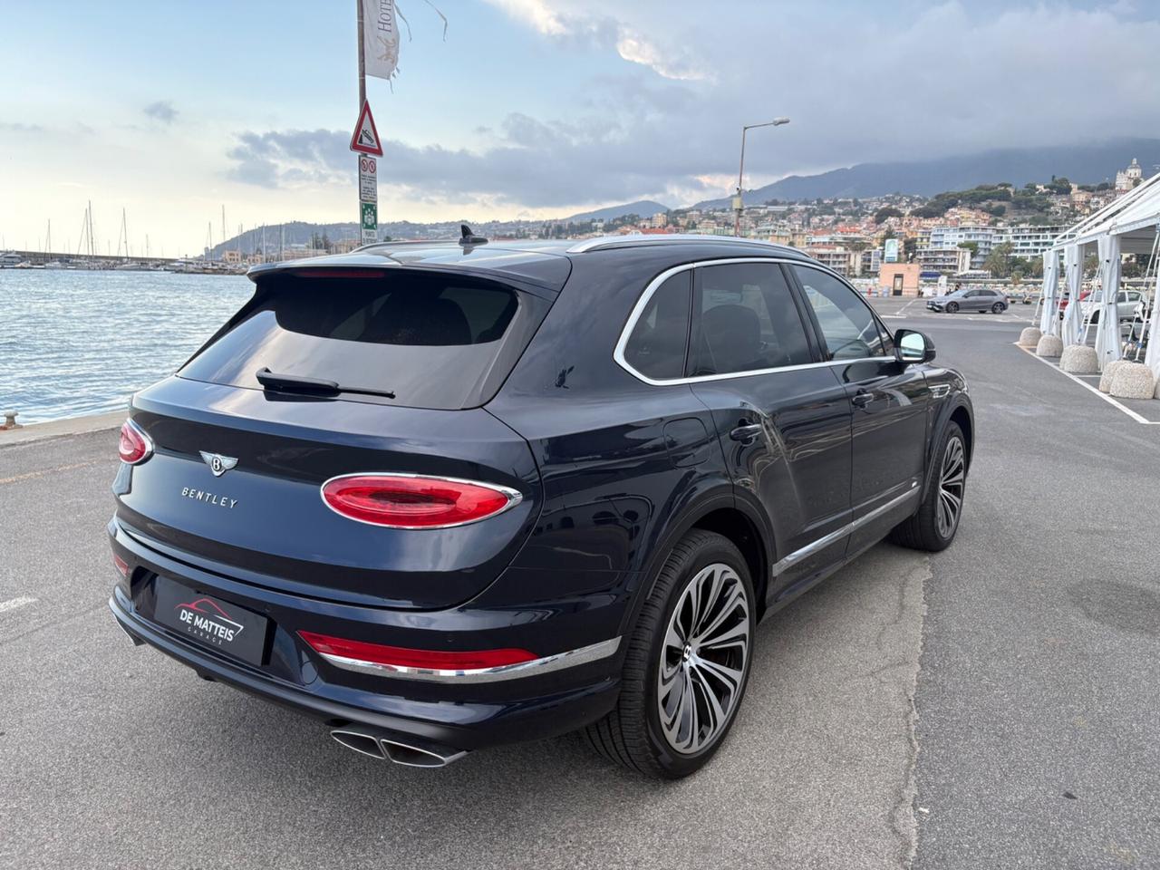 Bentley Bentayga V8