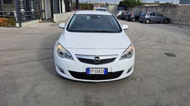 Opel Astra 1.7 CDTI 125CV Cosmo Berlina
