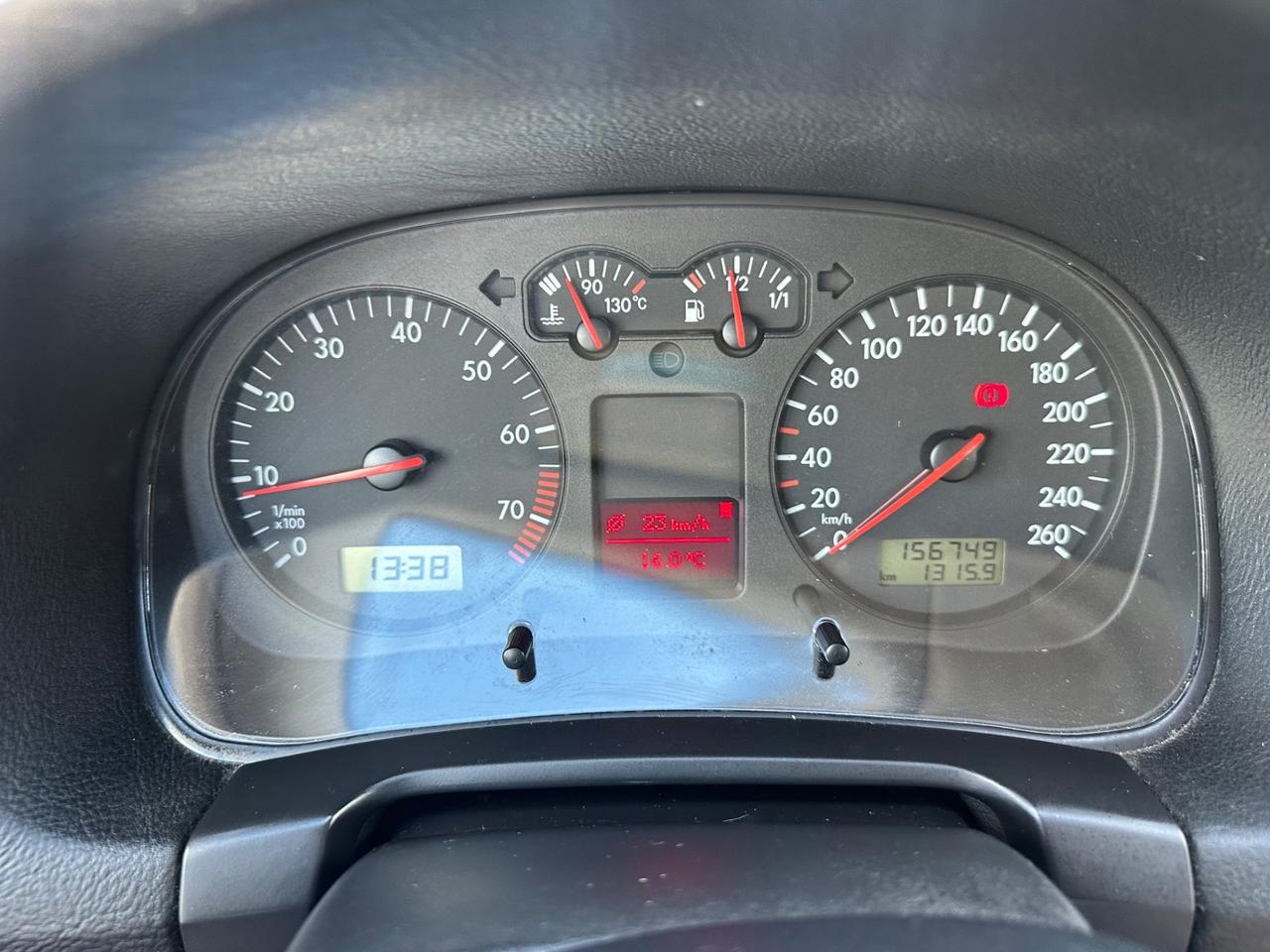 Volkswagen Golf 1.6 benz 2000