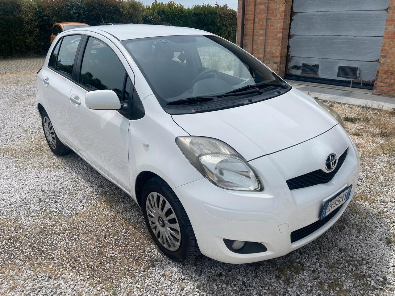 Toyota Yaris 1.0 5 porte Sol