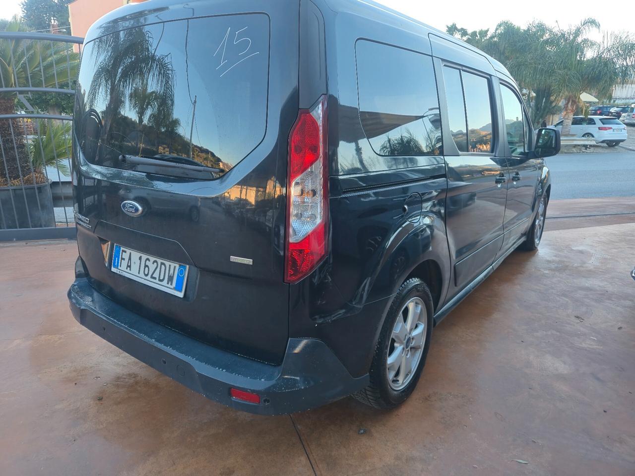 Ford Tourneo Connect Connect7 1.6 EcoBoost aut. Plus