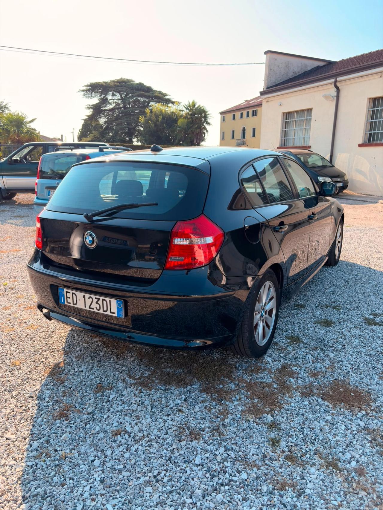 Bmw 118 118d 2.0 143CV cat 5 porte Futura DPF