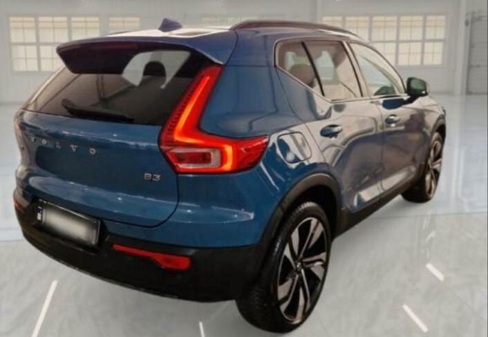 Volvo XC40 B3 automatico Ultra Black Edition