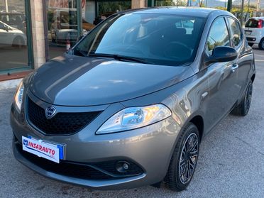 Lancia Ypsilon 1.0 FireFly 5 porte S&S Hybrid Ecochic Silver