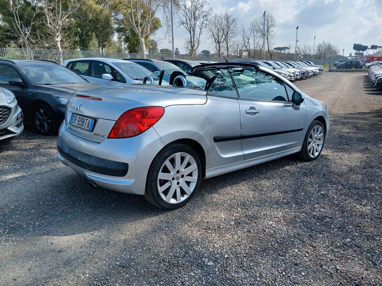 Peugeot 207 1.6 VTi 120CV CC Féline