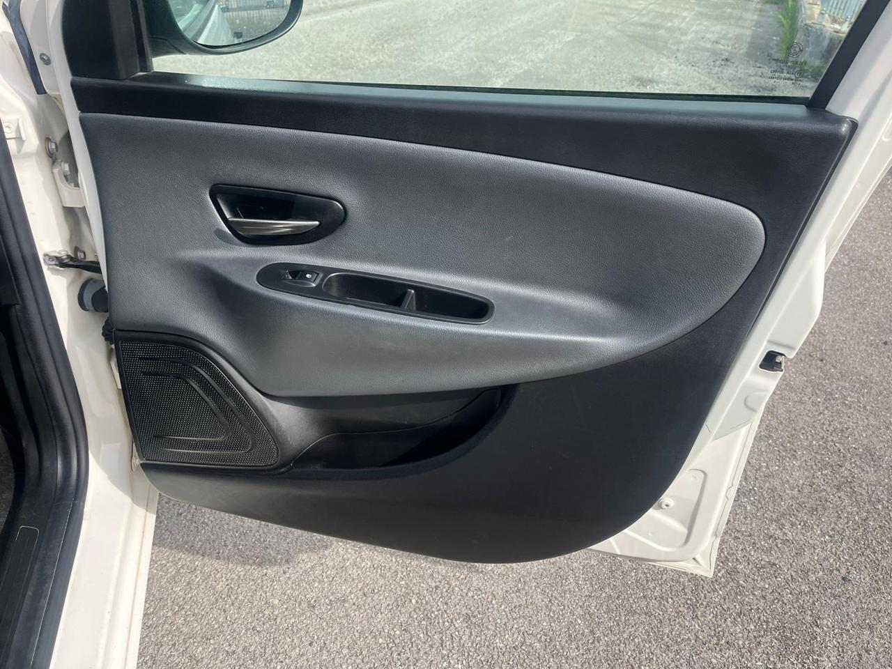 Lancia Ypsilon 1.2 Platinum 99000 km GARANZIA 12m