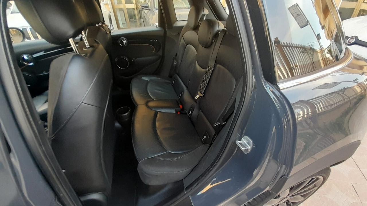 Mini 2.0 Cooper SD aut. Hype 5 porte