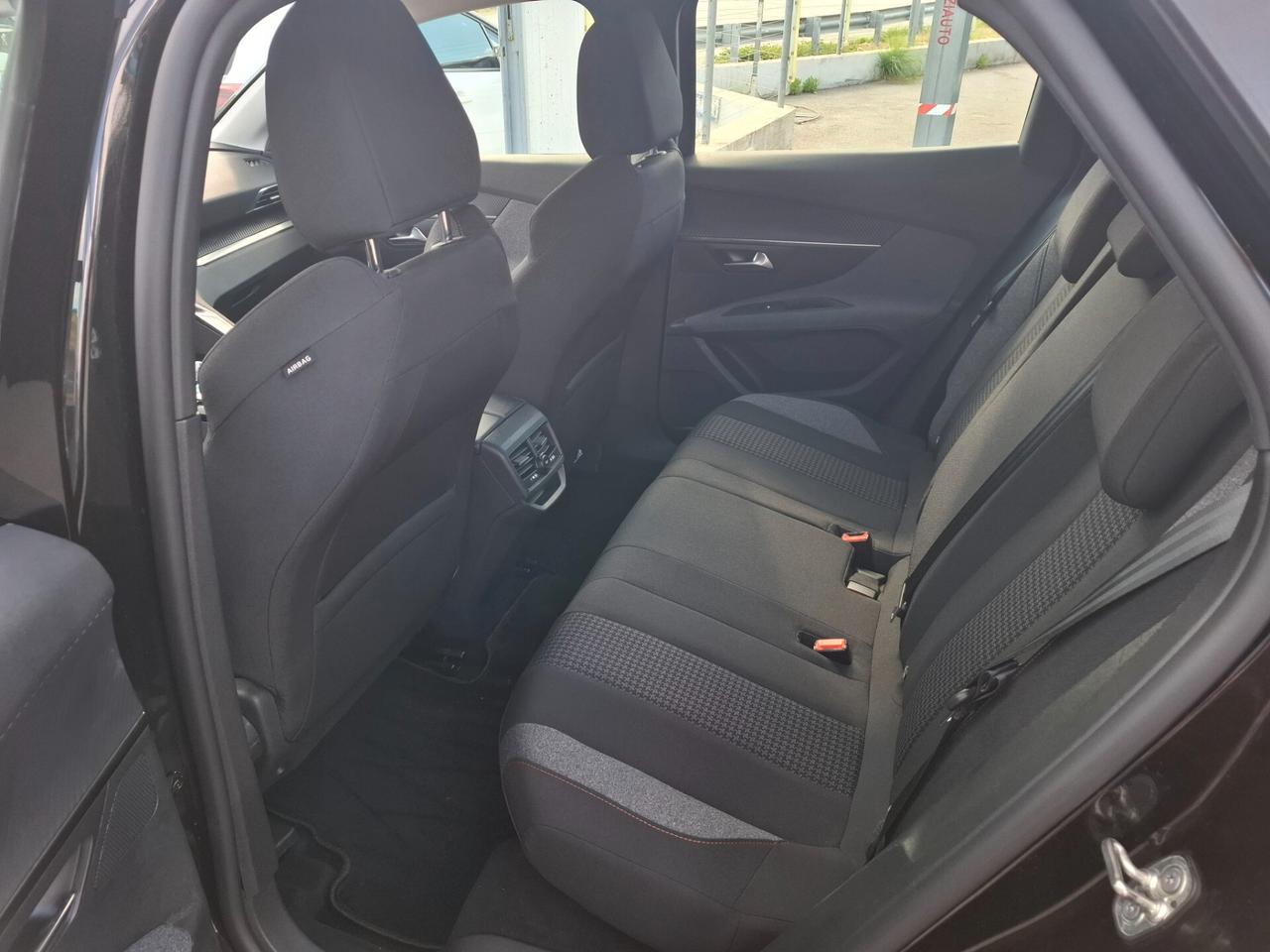 Peugeot 3008 BlueHDi 1.5 130cv EAT8 12-2021