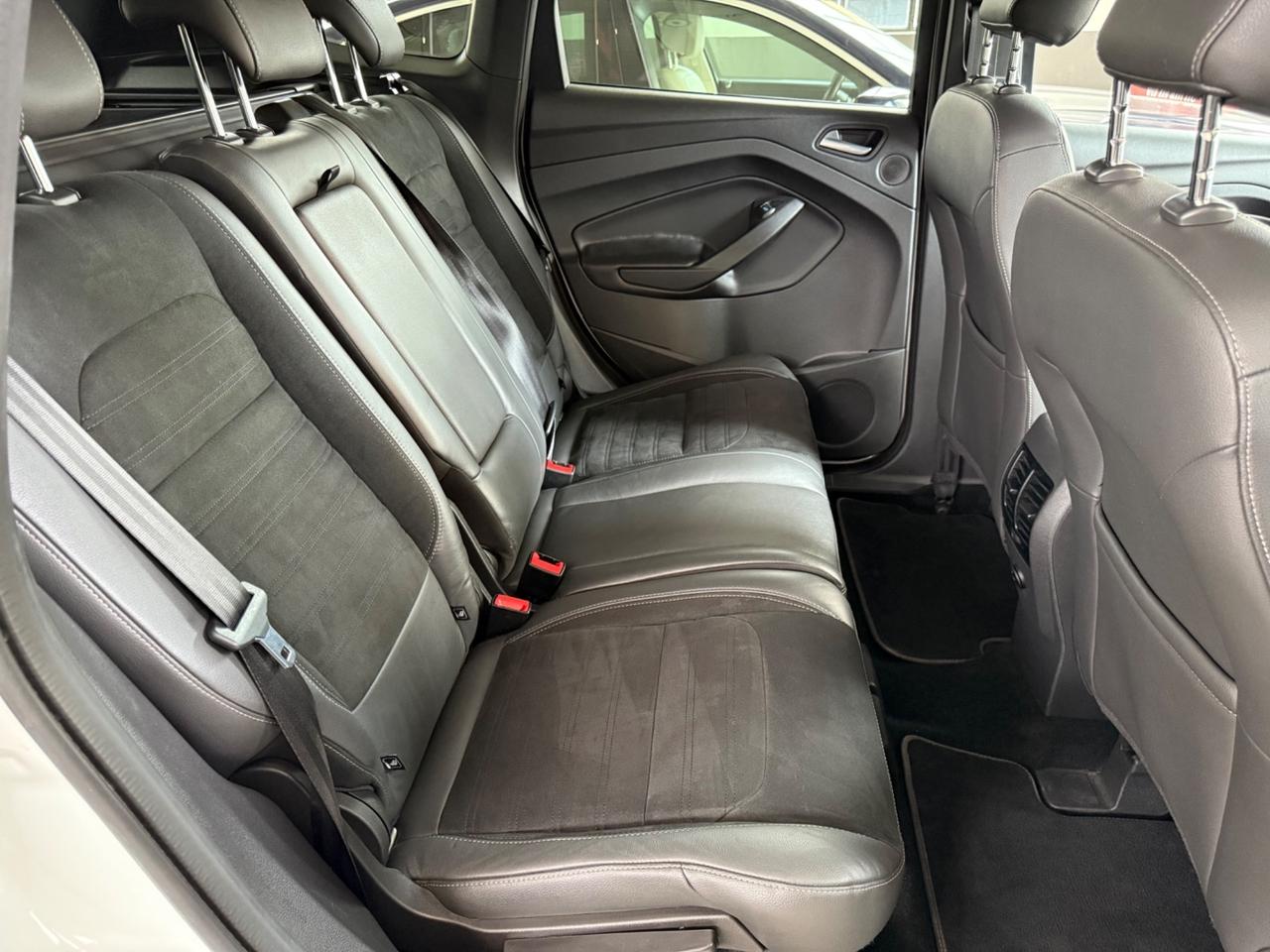 Ford Kuga 1.5 TDCI 120 CV S&S 2WD Powershift ST-Line