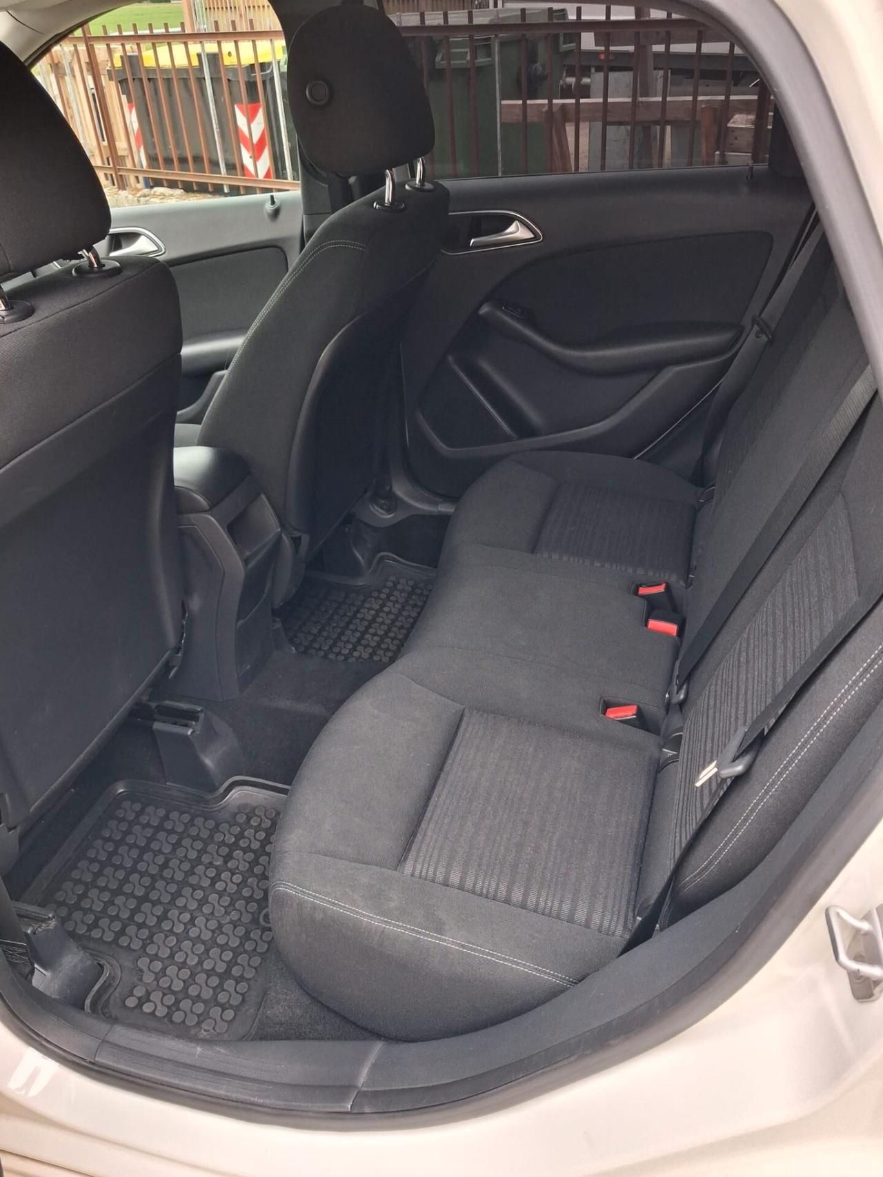 Mercedes-benz B 180 BlueEFFICIENCY Premium