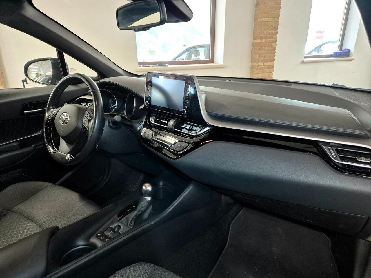 Toyota C-HR 1.8 Hybrid E-CVT Business