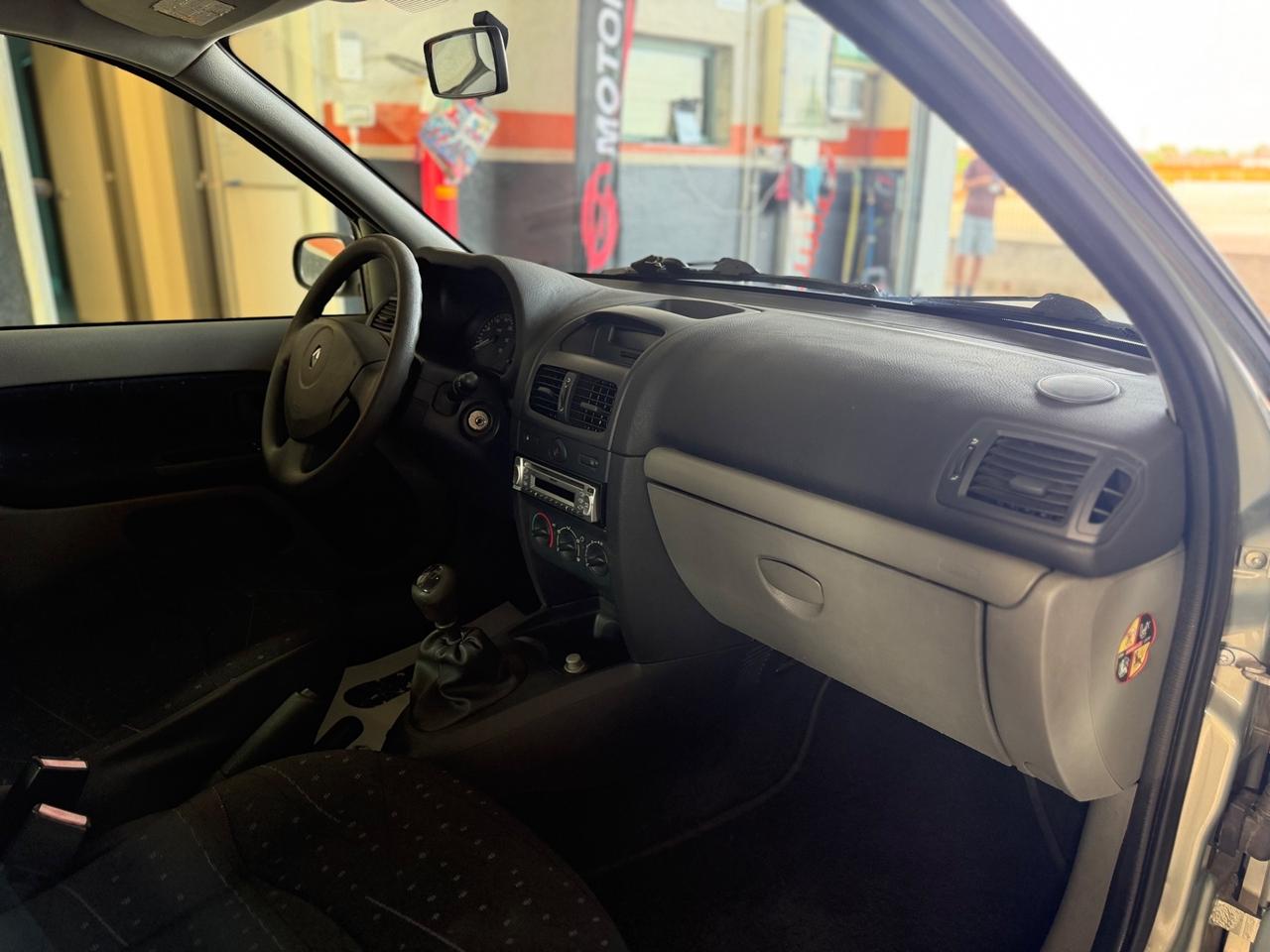 Renault Clio 1.2 cat 5 porte Authentique NEOPATENTATI