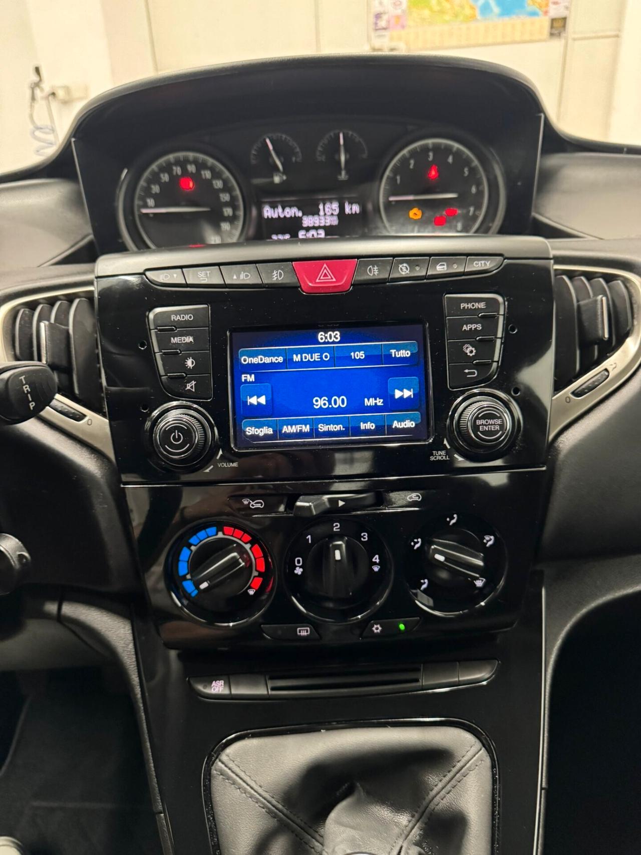 Lancia Ypsilon 1.2 69 CV 5 porte S&S Platinum