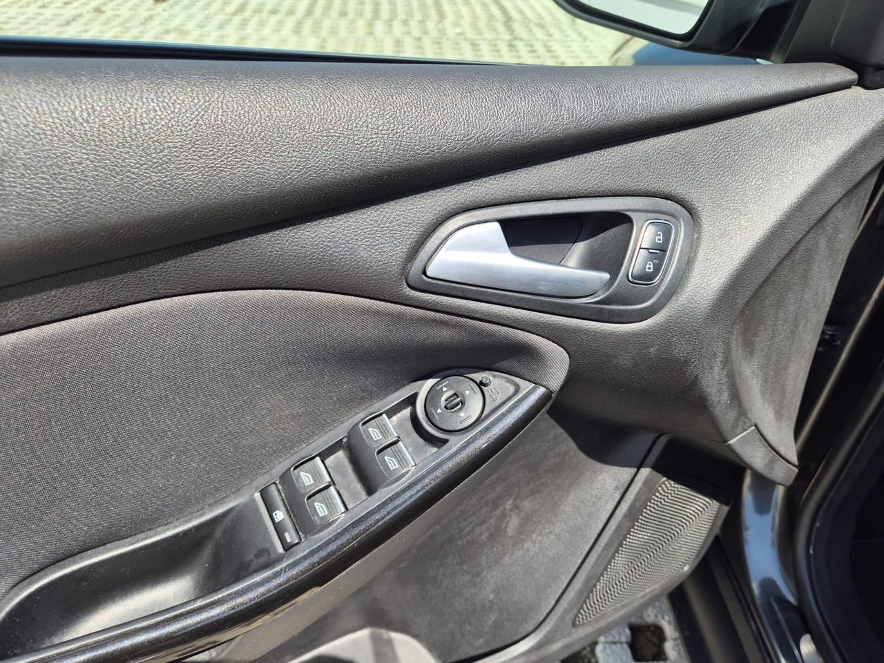 Ford Focus 1.6 120 CV GPL Titanium