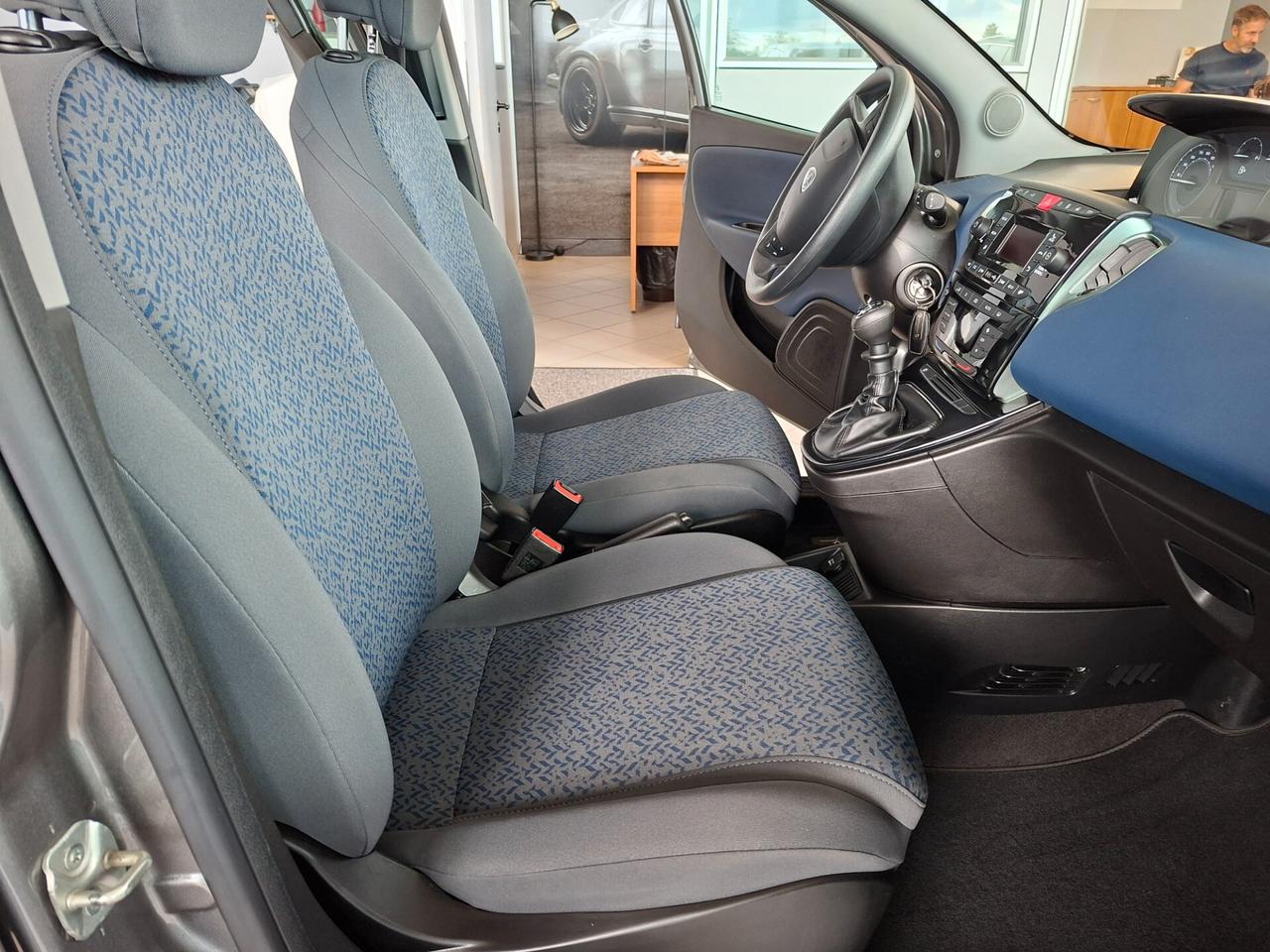 Lancia Ypsilon 1.0 FireFly 5 porte S&S Hybrid Gold