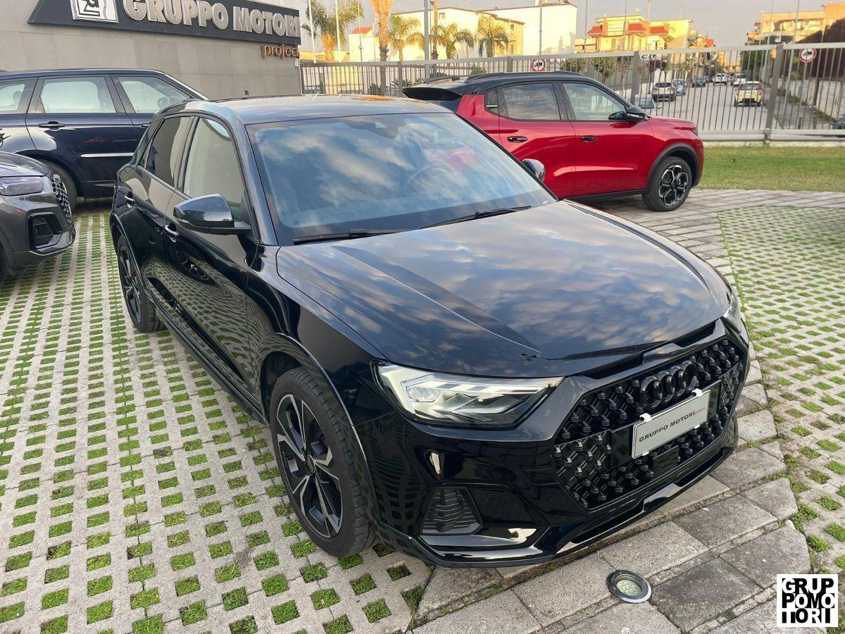 AUDI - A1 Sportback - A1 allstreet 30 TFSI S tr. Id. Contrast