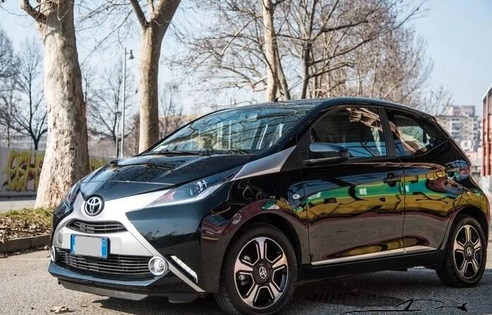 Toyota Aygo 1.0 VVT-i 69 CV 5 porte x-clusiv