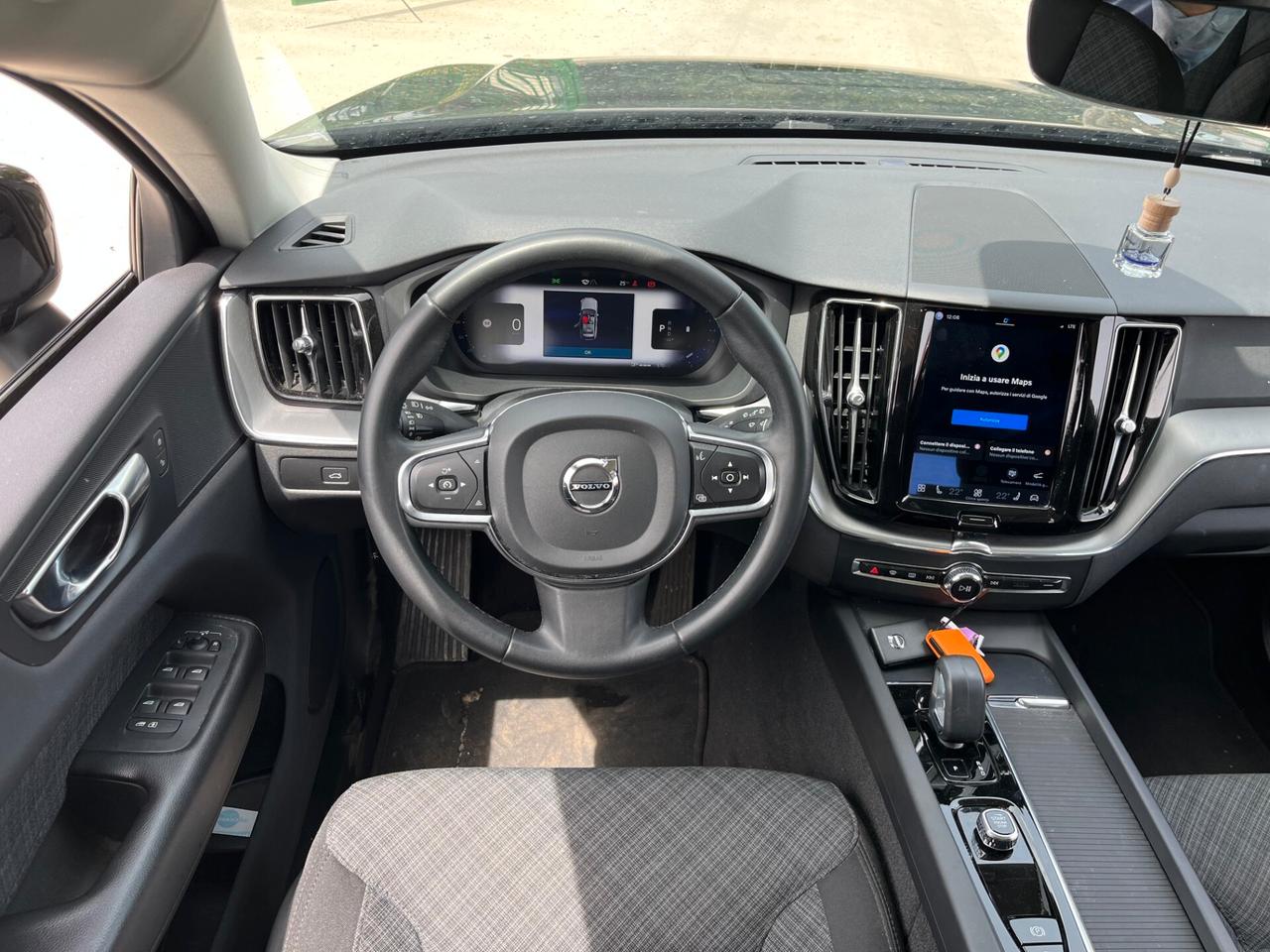 Volvo XC 60 B4 automatico Essential - Unico proprietario - 60.782 km