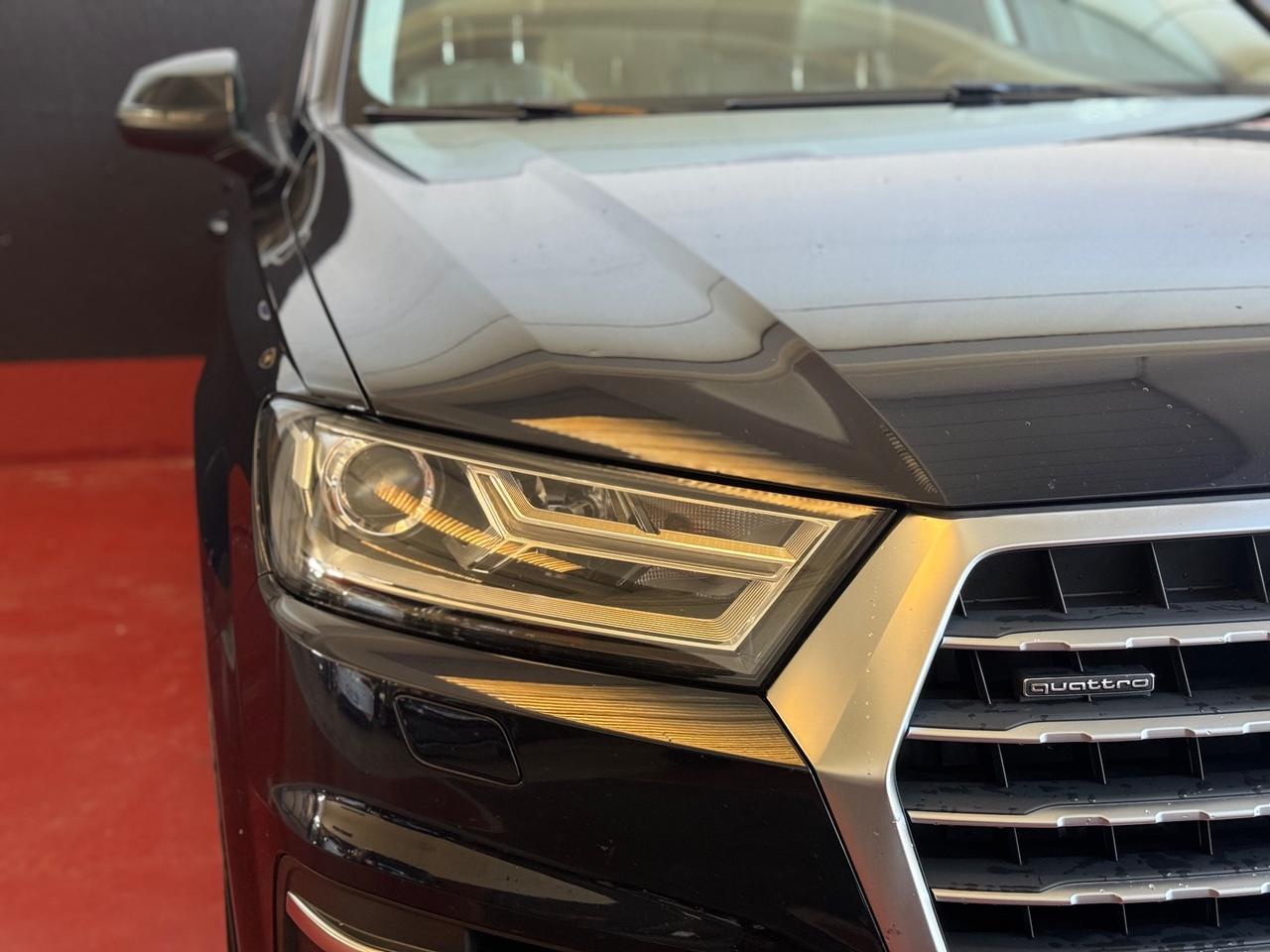 Audi Q7 3.0 TDI 7 POSTI GANCIO TRAINO TETTUCCIO