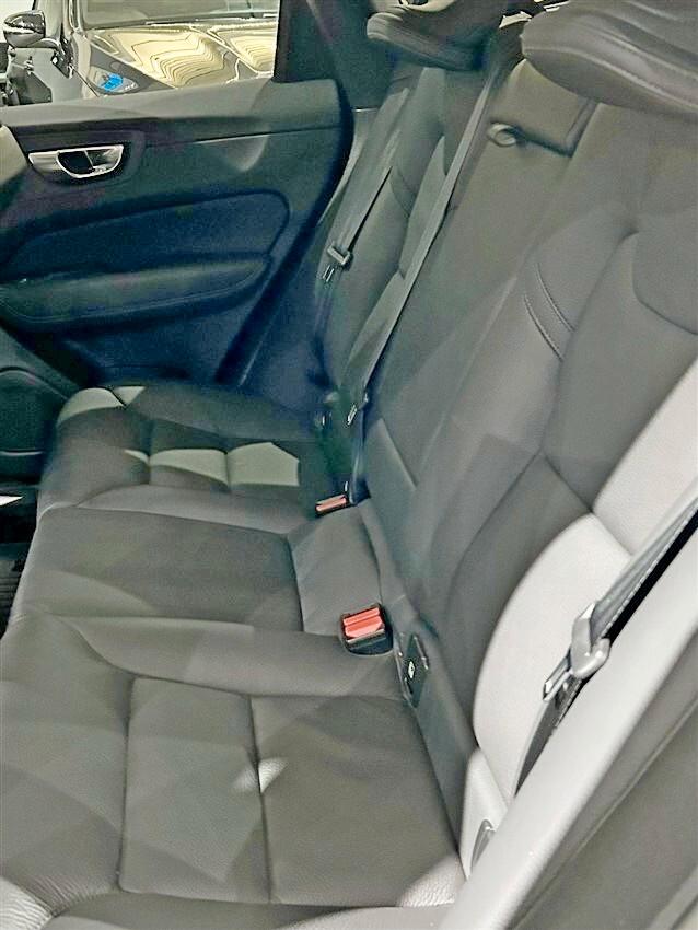 Volvo XC 60 XC60 B4 (d) automatico Plus Dark