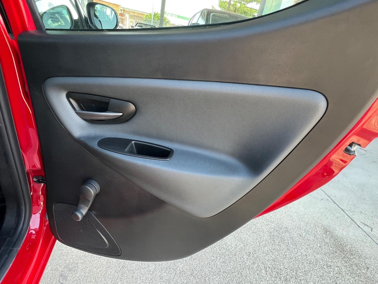 Lancia Ypsilon 1.2 69 CV Silver km 9.800!!!