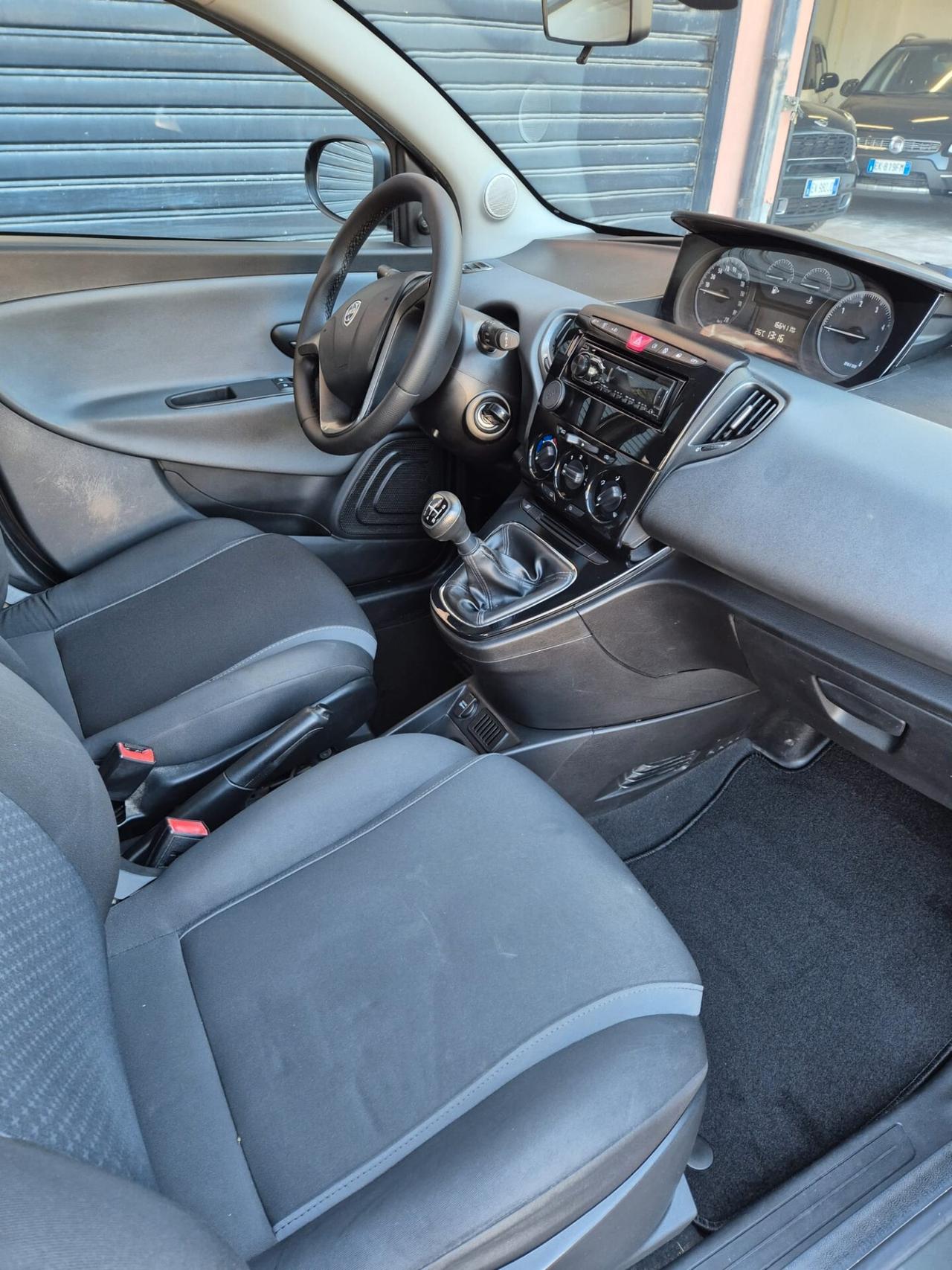 Lancia Ypsilon 1.3 MJT 95 CV 5 porte 2016