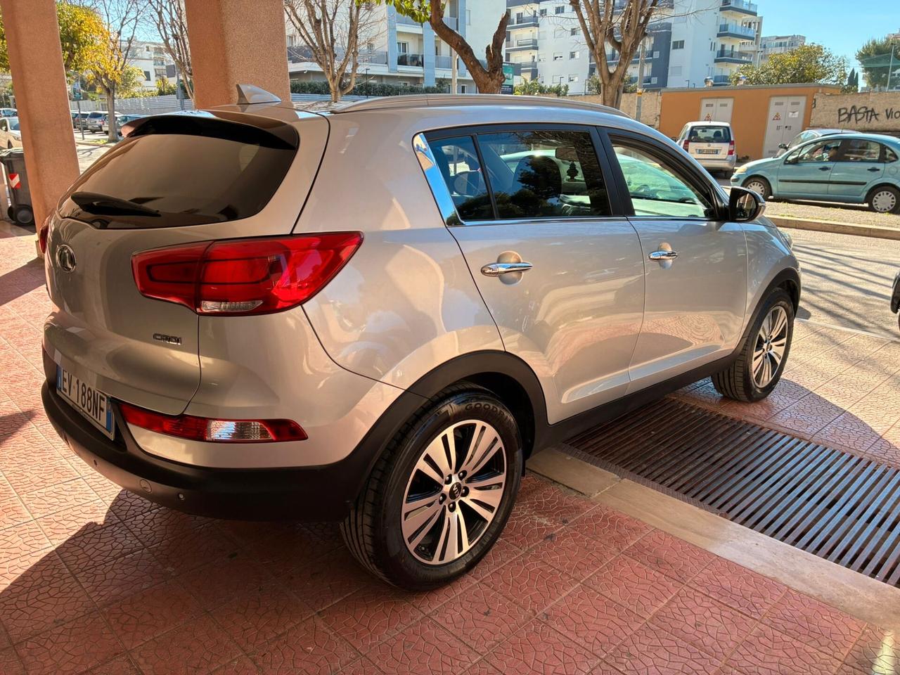 Kia Sportage 1.7crdi full tetto navi retro-14
