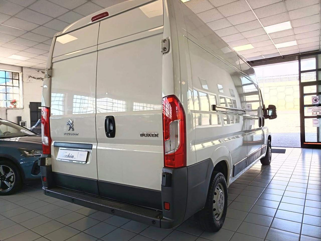 Peugeot Boxer 335 2.0 BlueHDi 130CV PLM-TA Furgone
