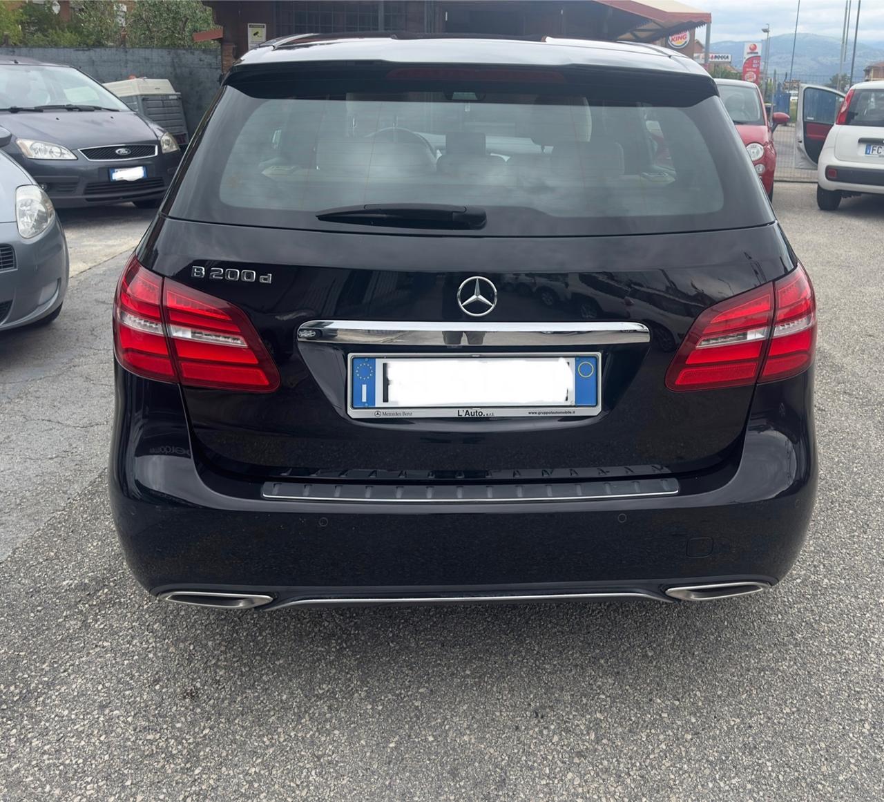 Mercedes-benz B 200 automatica.pelle. led. navi. sensori di parcheggio