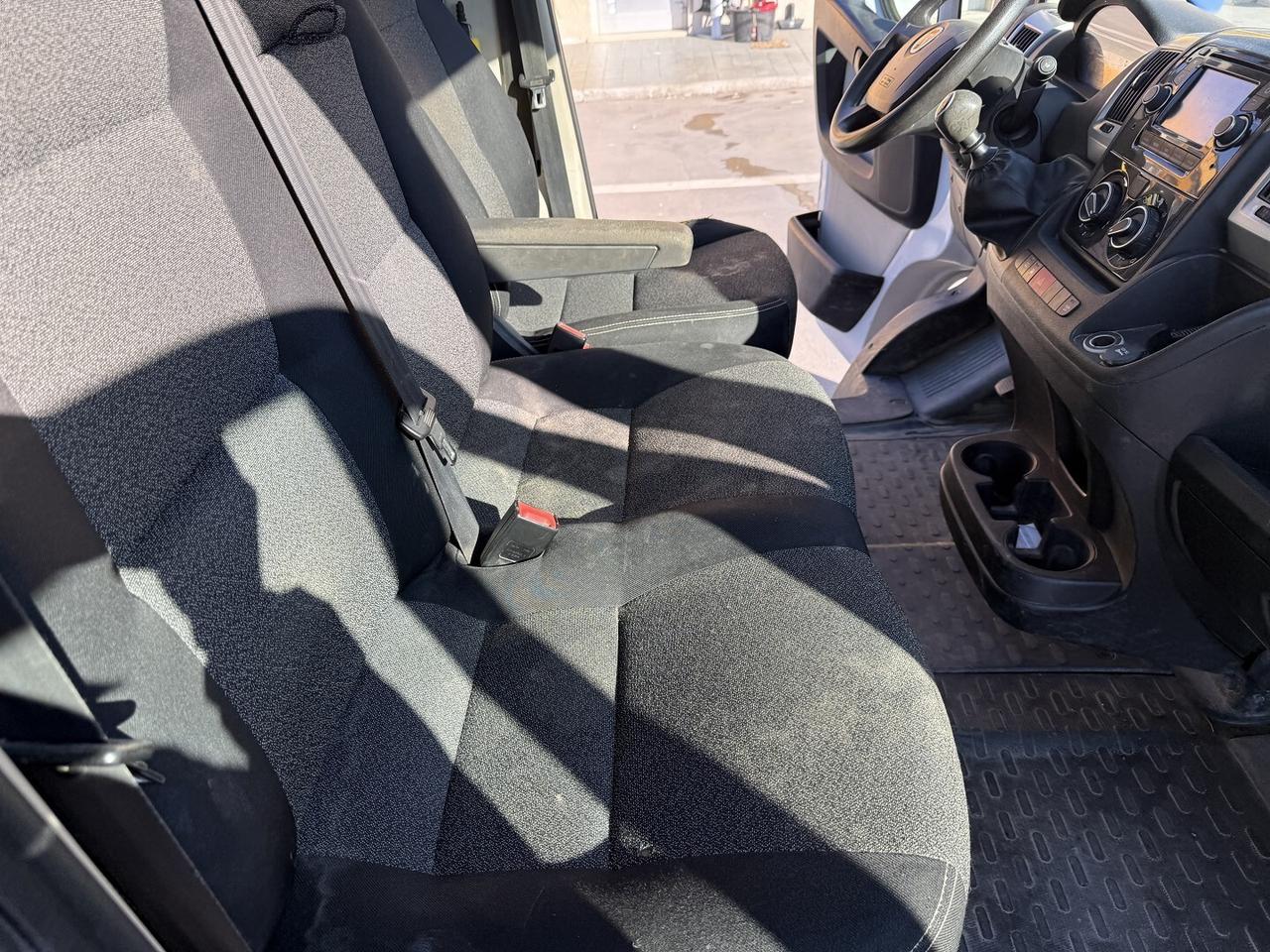 FIAT DUCATO RIBALTABILE NAVI CLIMA 6 POSTI