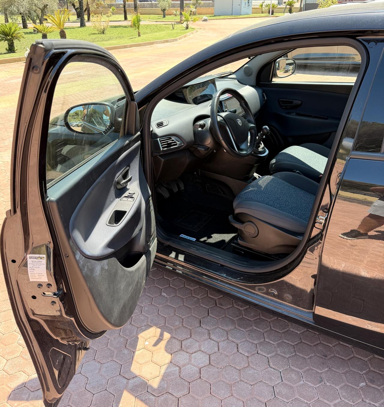Lancia Ypsilon 1.0 Hybrid Gold | Compatta, Elegante e Super Accessoriata