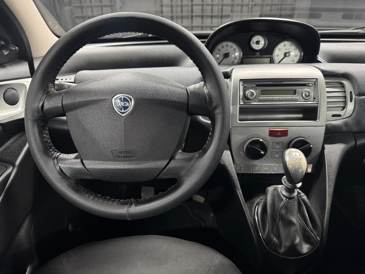 Lancia Ypsilon 1.2 Oro Neopatentati