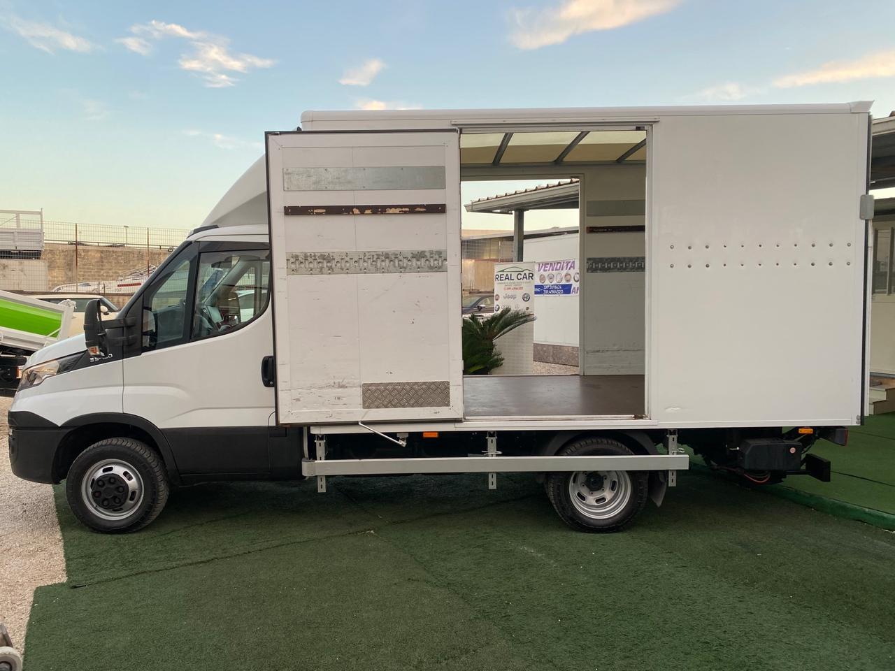 Iveco Daily 3.0 35-150 Anno 2019 Pedana