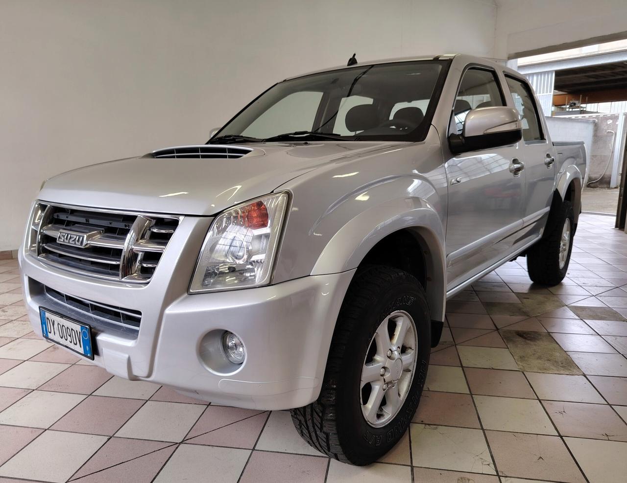 Isuzu D-Max 3.0 TD cat Space Cab 4WD Pick-up L EU4