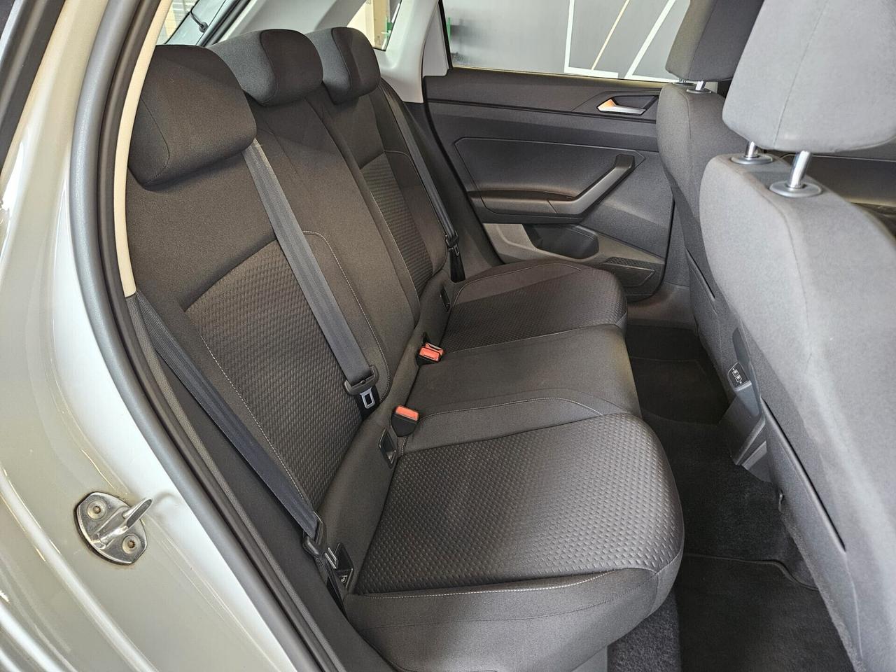 Volkswagen Polo VI 2017 5p 1.0 tgi Trendline 90cv R-Line