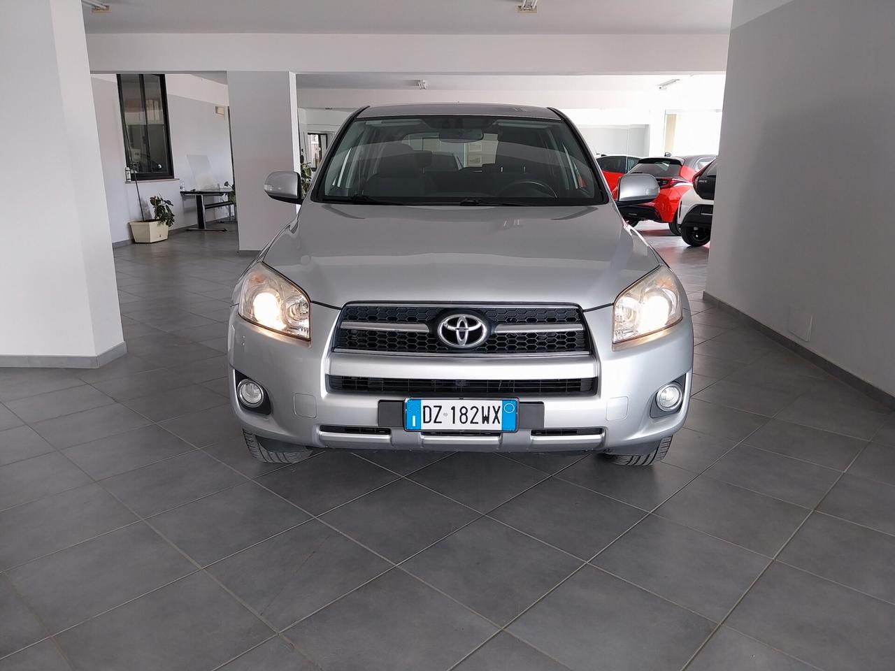 Toyota RAV 4 RAV4 2.2 D-4D 150 CV DPF Sol