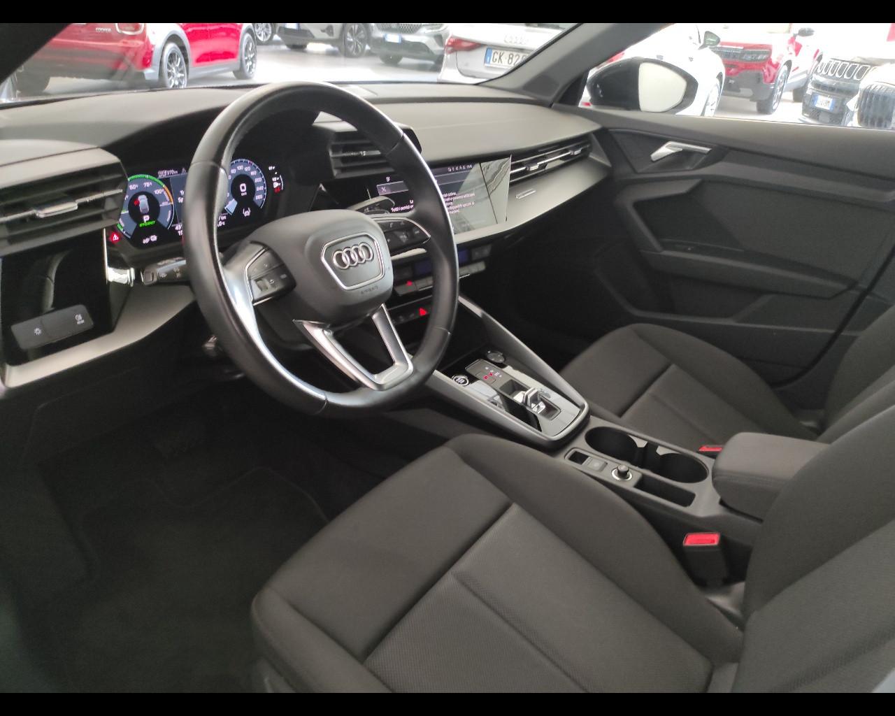 AUDI A3 4ª serie - A3 SPB 40 TFSI e S tronic Business