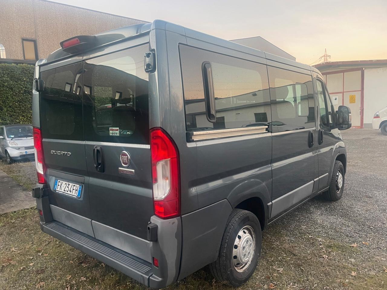 Fiat Ducato 2.3 Tdi 9 Posti a/c post navy retrocamera freschissimo!!!!