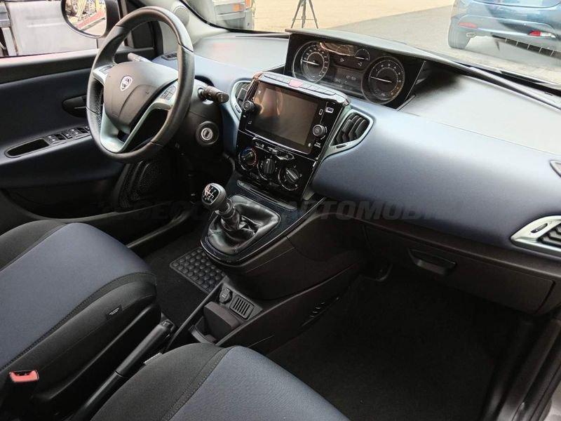 Lancia Ypsilon Ypsilon 1.0 firefly hybrid Platino s&s 70cv
