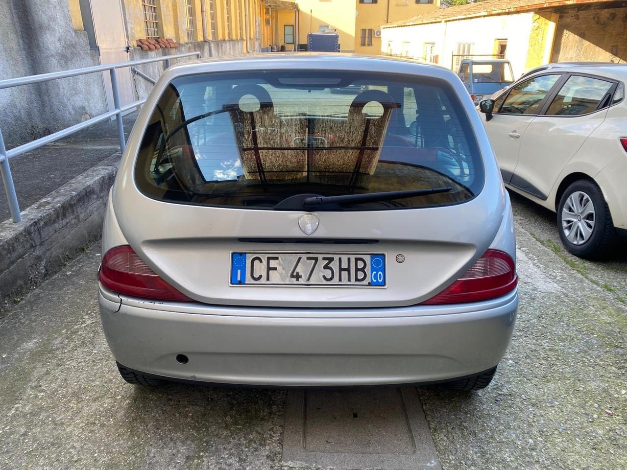 Lancia Ypsilon 1.2 neopatentati