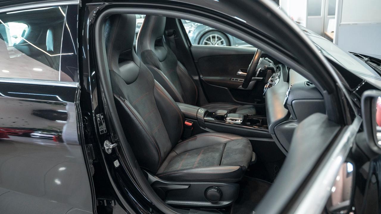 Mercedes-benz A 180 D PREMIUM PLUS AMG TETTO PACK LUCI XENO NAVI FULL OPTIONAL