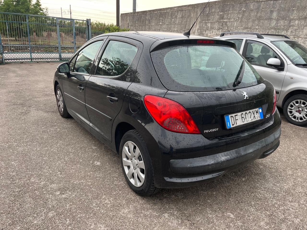 Peugeot 207 1.4 8V 75CV 5p. ONE Line