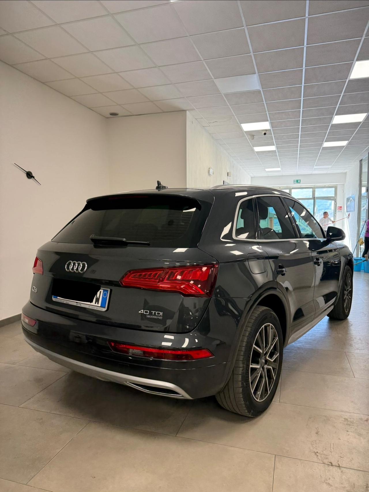 Audi Q5 40 TDI quattro S tronic Business Sport