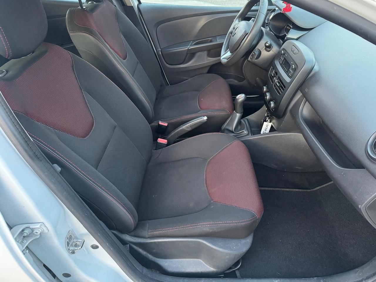 Renault Clio 1.2 75CV 5 p INTENS NEOPATEN GARANZIA 12 MESI